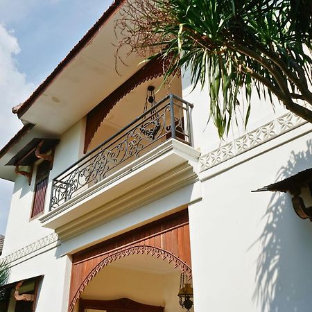 The Mangkoro Hotel By Sinergi Baturetno Exterior foto