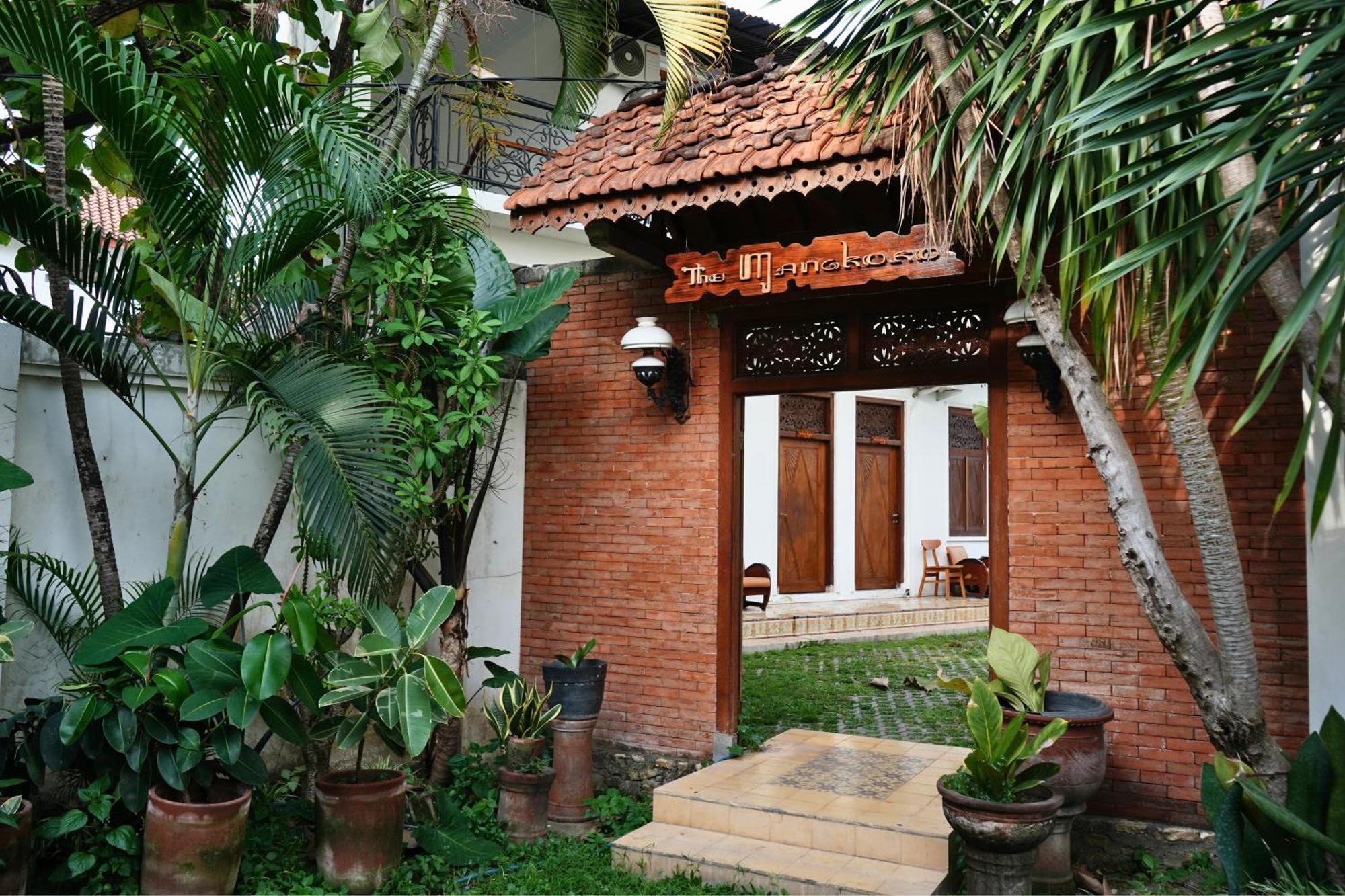 The Mangkoro Hotel By Sinergi Baturetno Exterior foto